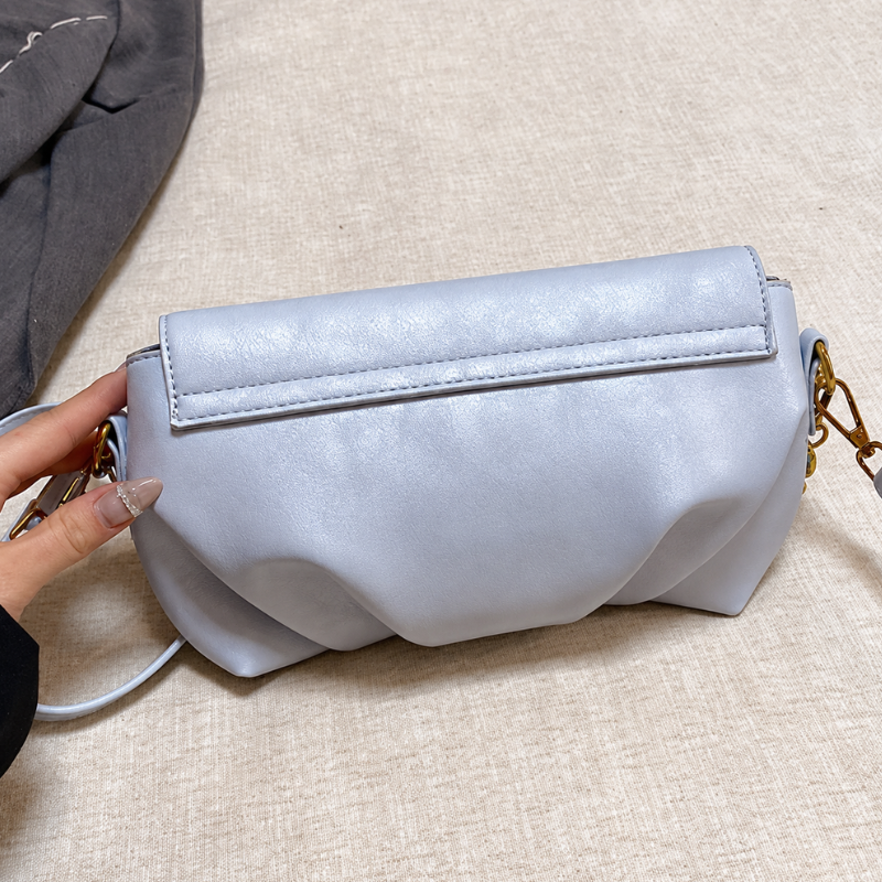 Chain Accent Women’s Shoulder Bag