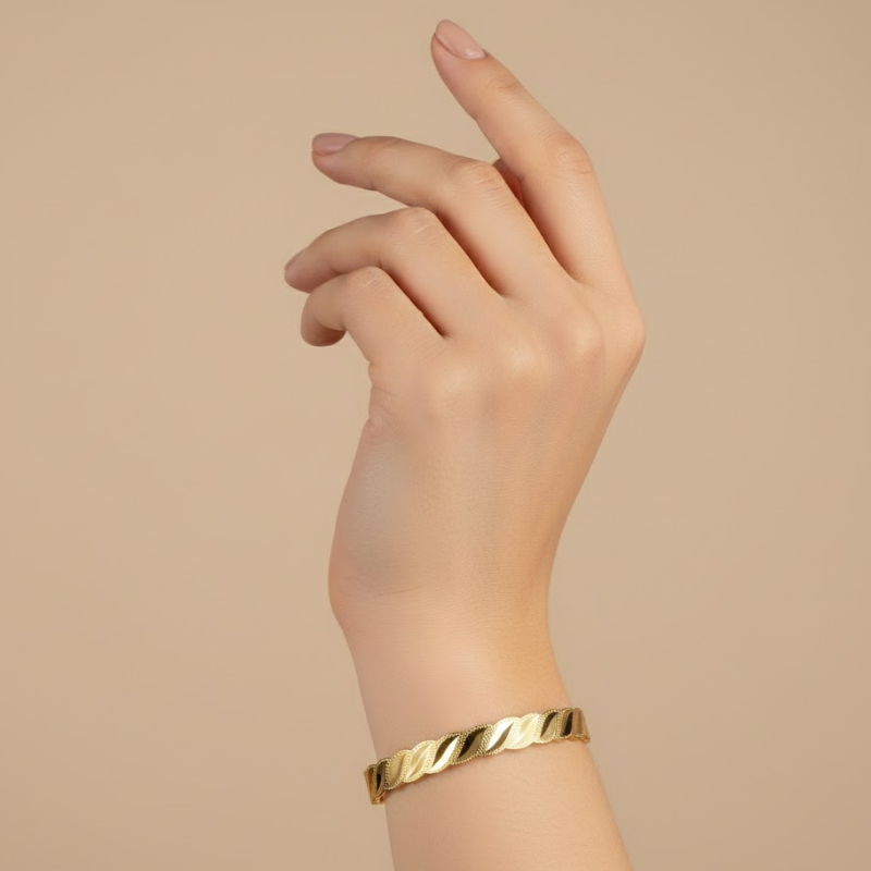 Elegant Gold-Tone Autumn Bracelet