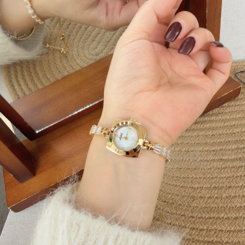 Celestial Gleam Minimal Women’s Watch