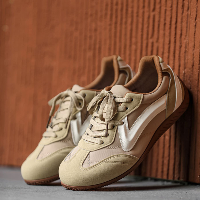 Strider Lite Low Top Sneakers