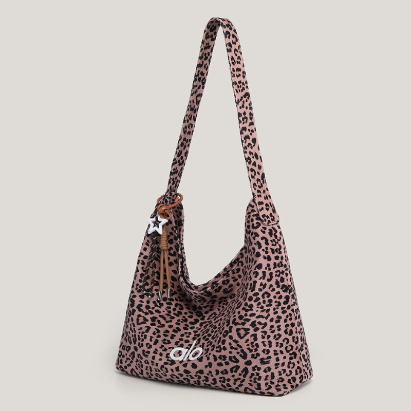 Retro Leopard Print Women’s Tote Bag