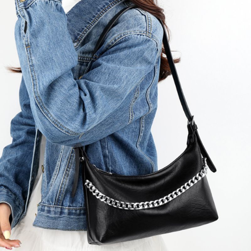 Chain Accent Premium Shoulder Bag