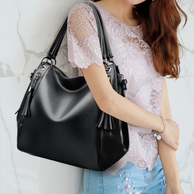 Elegant Large Capacity Women’s Shoulder Bag For Work And Everyday Use