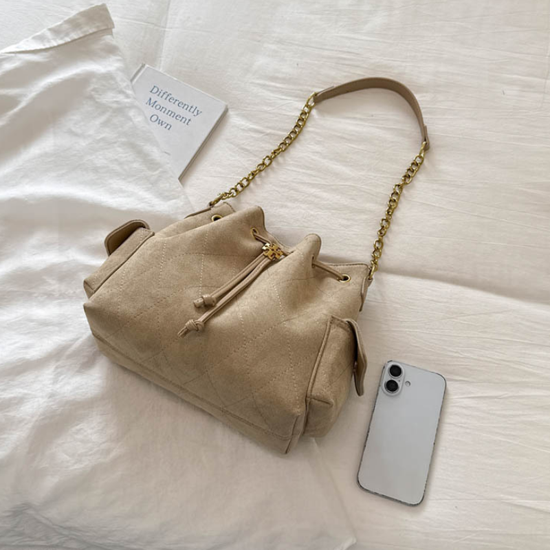 Quilted Drawstring Chain Bucket Bag