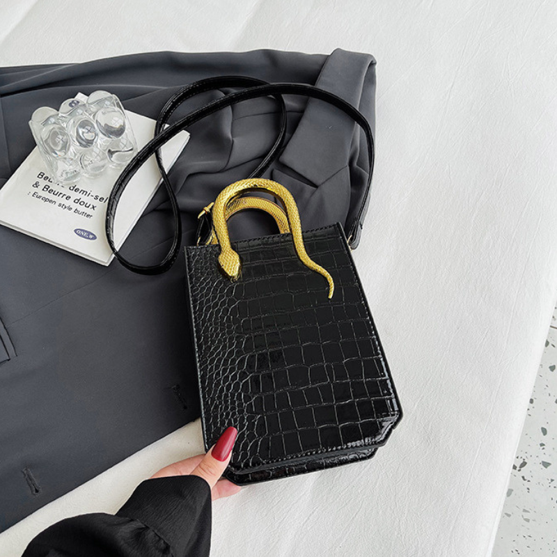 Elegant Crocodile Pattern Shiny Handbag