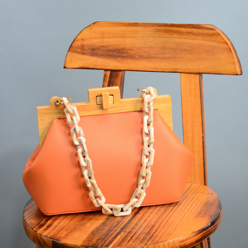 Chic Chain Affair Shoulder Bag