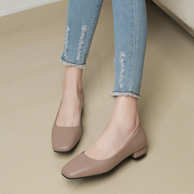 Low Heel Shallow Mouth Commuter Pumps