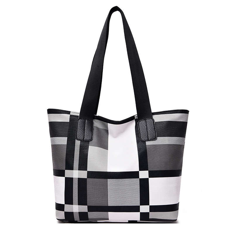 Chic Plaid Pattern Shoulder Bag