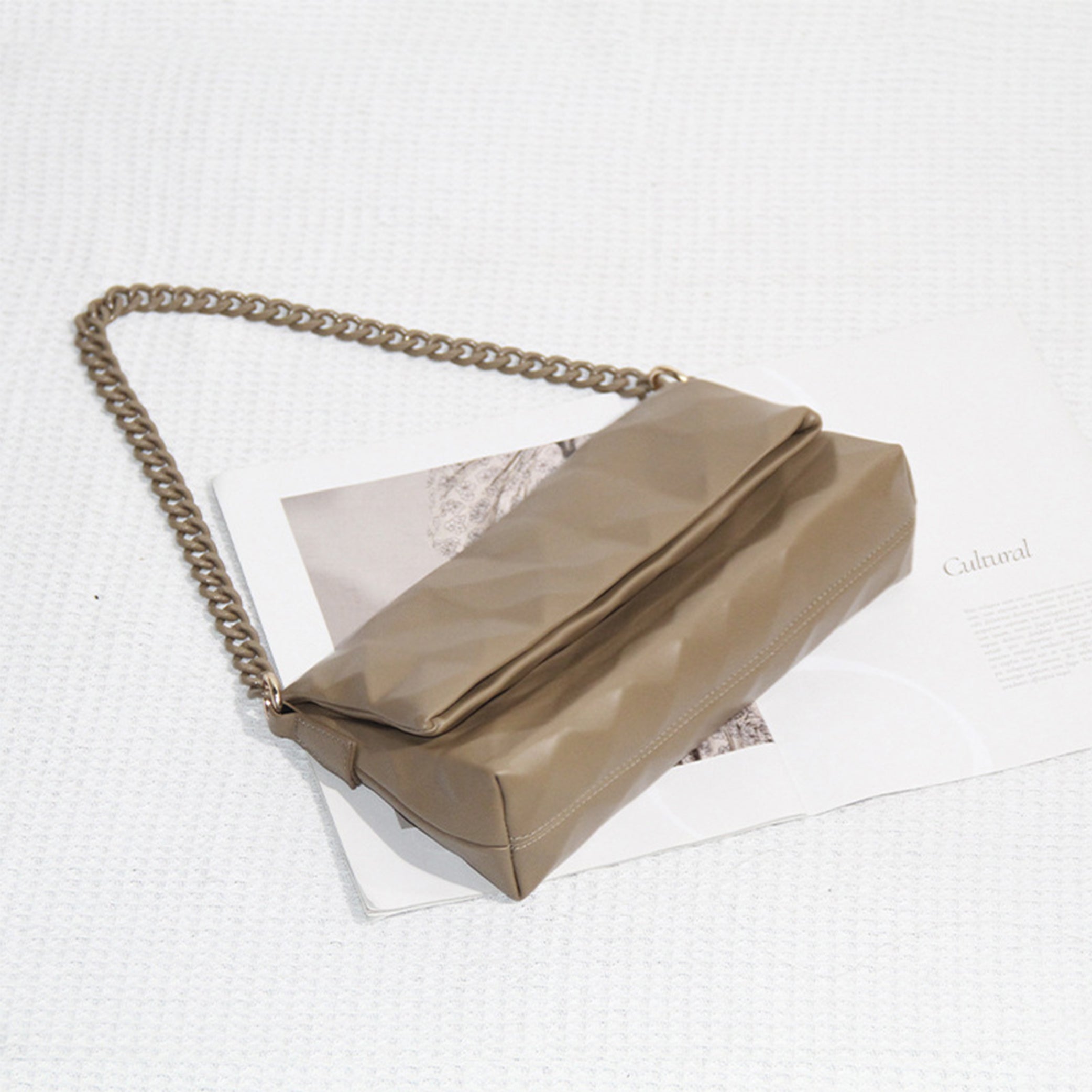 Rhombus Chic Chain Shoulder Bag