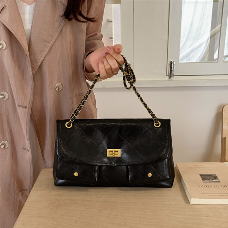 Urban Chain Women’s Shoulder Bag