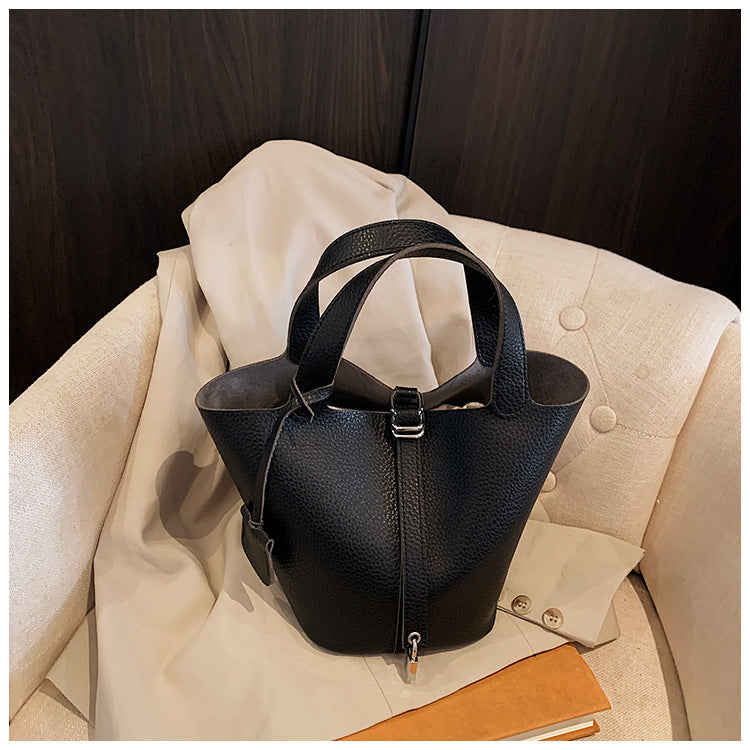 Chic Everyday Large Bucket Bag