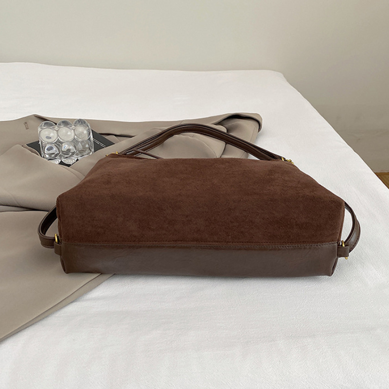 High-End Retro Commuter Shoulder Bag