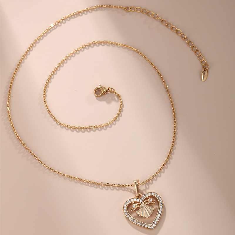 Coeur Niche Heart Necklace