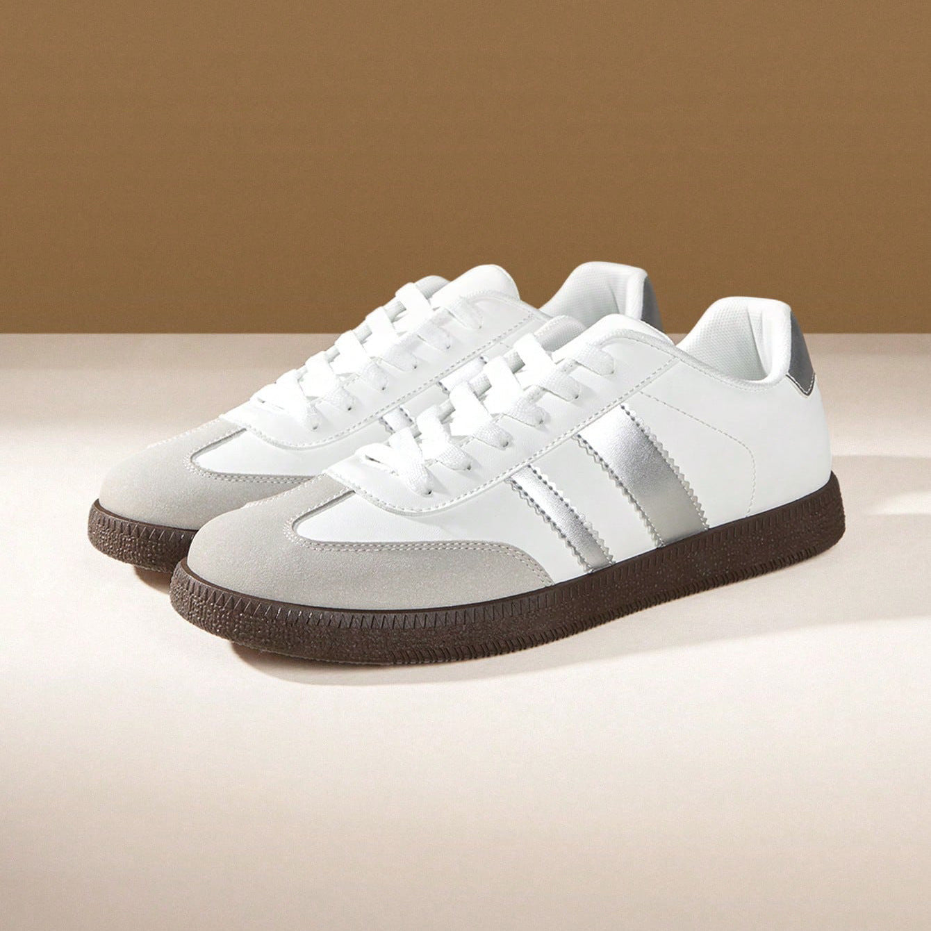 Dexun Versa Chic Sneakers