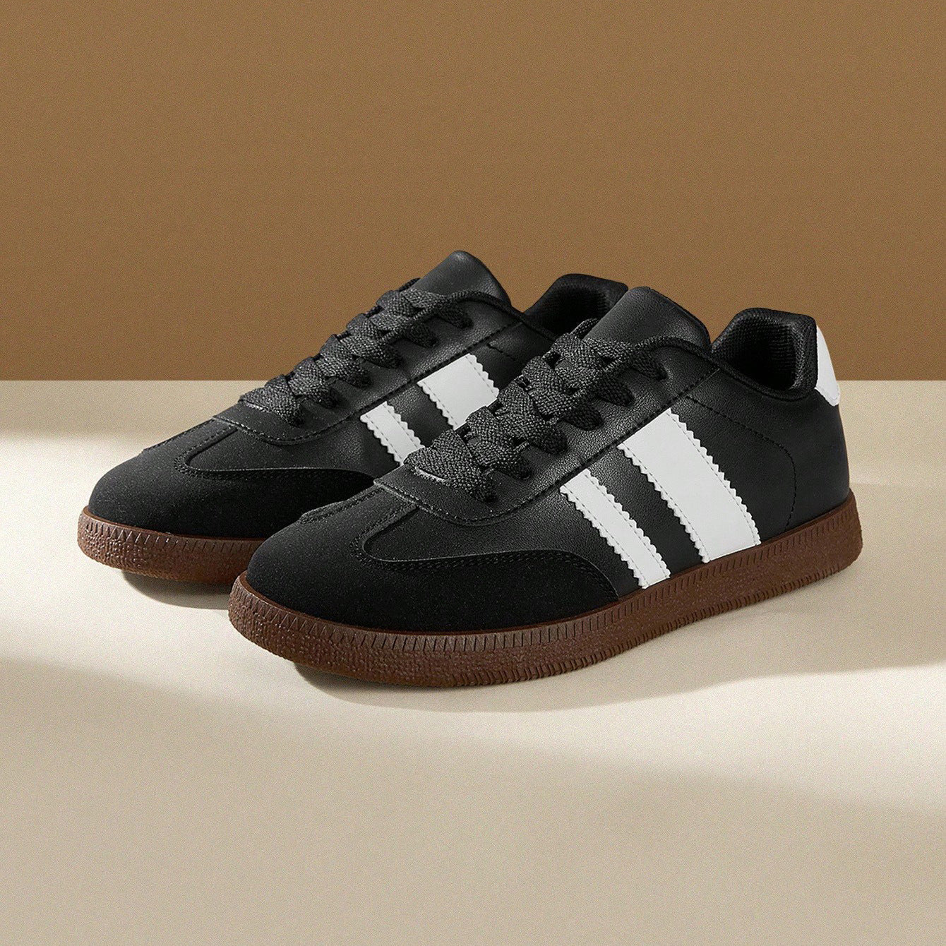 Dexun Versa Chic Sneakers