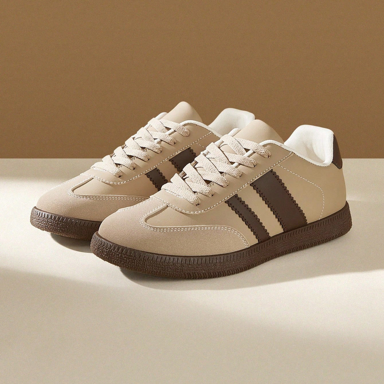 Dexun Versa Chic Sneakers