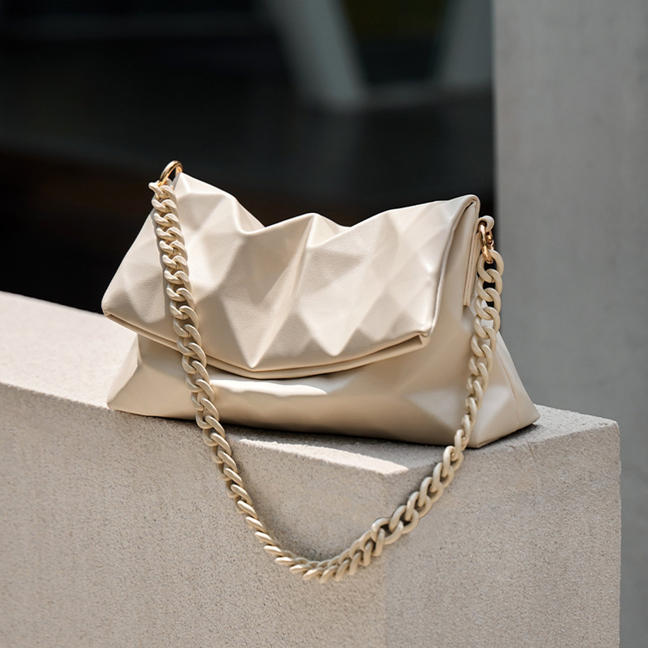 Rhombus Chic Chain Shoulder Bag