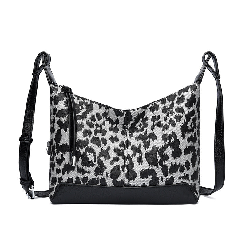 Savannah Dumpling Shoulder Bag